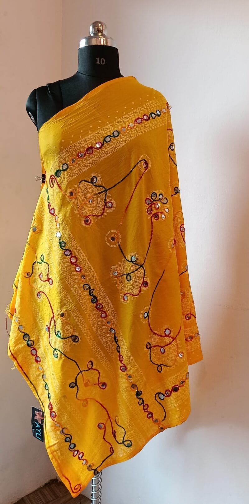 MULTICOLOURS BANDHANI SHAWLS - Image 5